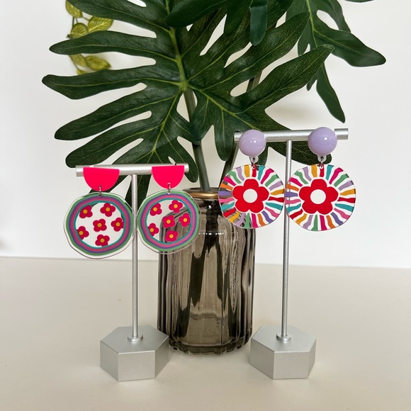 1970's Inspired Flower Dangle Earrings - Colorful Floral Retro Drop Earrings - Picture 3 of 13